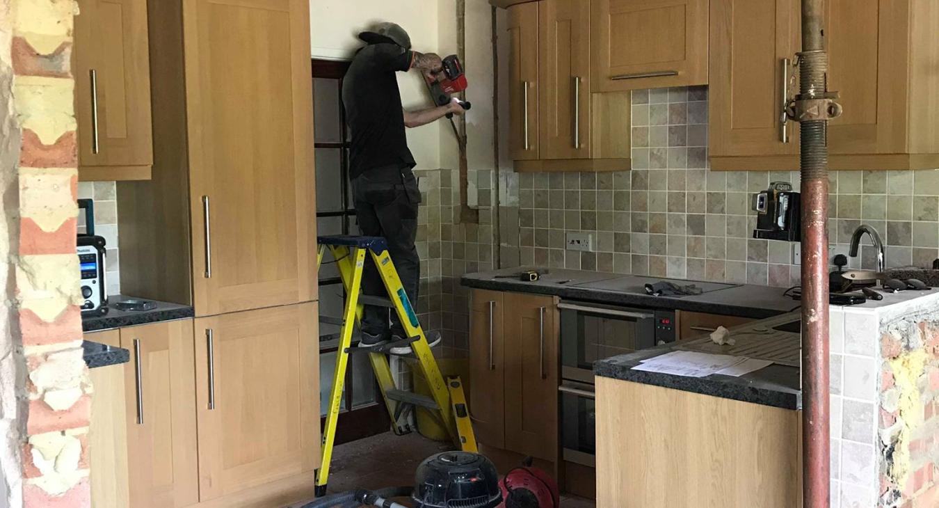 Domestic electrician specialist